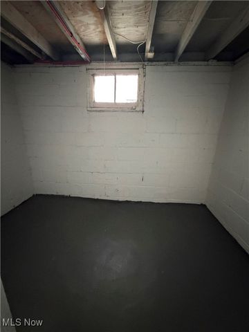 2010 18th Street NE, Canton, OH 44705