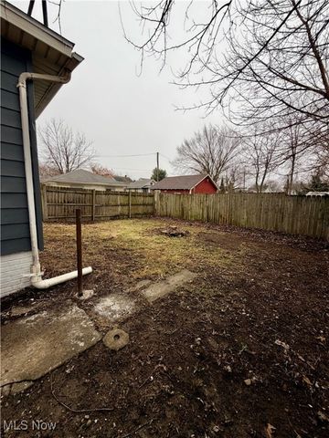 2010 18th Street NE, Canton, OH 44705