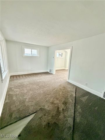 2010 18th Street NE, Canton, OH 44705