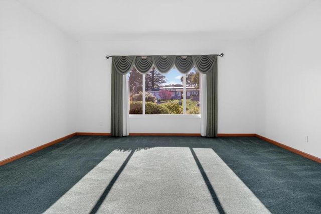 9570 S Century Oak Road, Prunedale, CA 93907