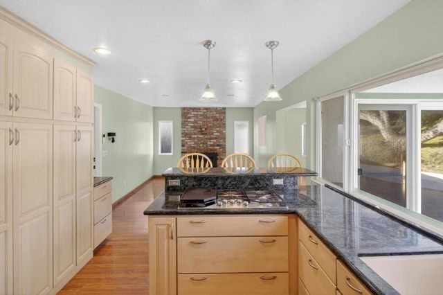 9570 S Century Oak Road, Prunedale, CA 93907