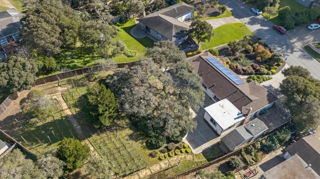 9570 S Century Oak Road, Prunedale, CA 93907