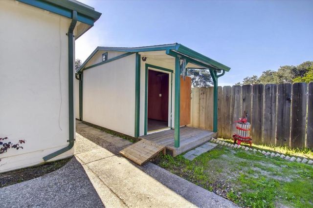 9570 S Century Oak Road, Prunedale, CA 93907