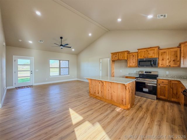 18020 Vaughn Road, Hulbert, OK 74441