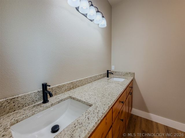 18020 Vaughn Road, Hulbert, OK 74441