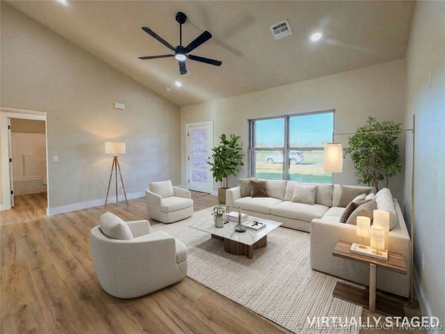 18020 Vaughn Road, Hulbert, OK 74441