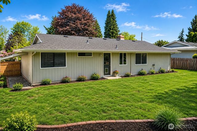 13700 90th Avenue NE, Kirkland, WA 98034