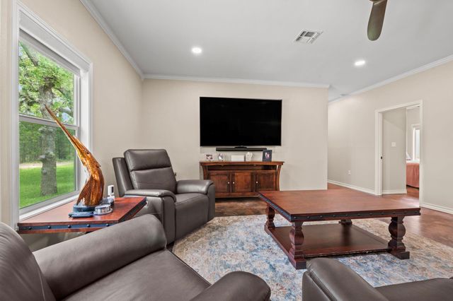 1108 County Road 152, Hallettsville, TX 77964