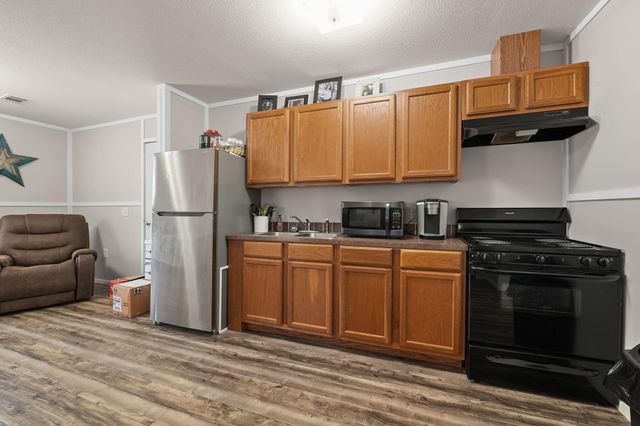 1108 County Road 152, Hallettsville, TX 77964