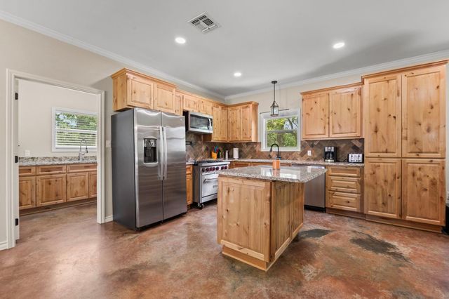 1108 County Road 152, Hallettsville, TX 77964