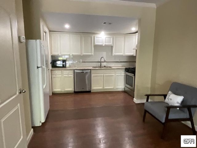 905 Postoffice Street, Galveston, TX 77550