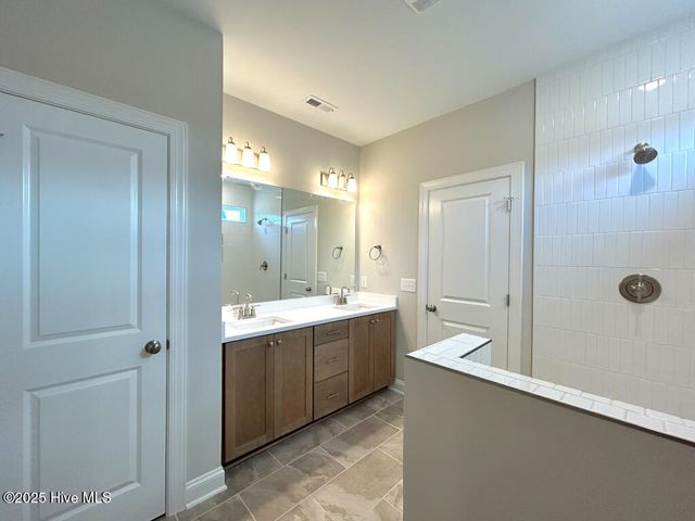 808 Tupelo Tree Drive, Hubert, NC 28539