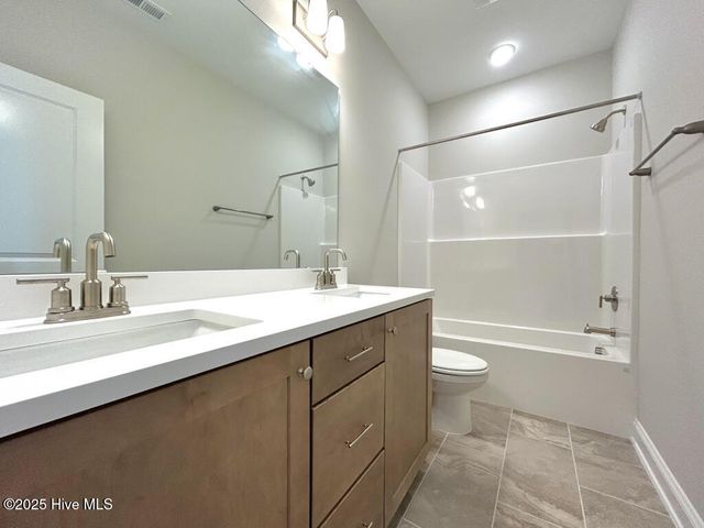 808 Tupelo Tree Drive, Hubert, NC 28539