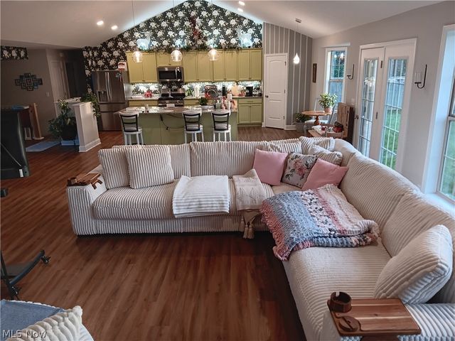 2366 Bradley Road, Westlake, OH 44145