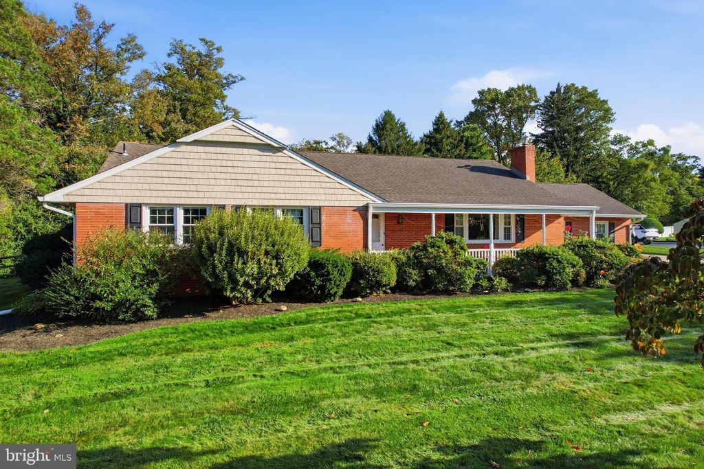 3014 OAK DR, NORRISTOWN, PA 19401 — photo 2