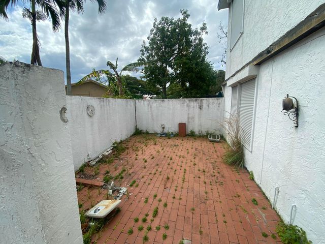 62 Willow Circle, Boynton Beach, FL 33436