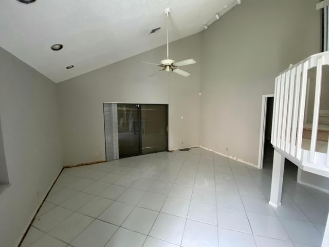 62 Willow Circle, Boynton Beach, FL 33436