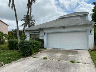 62 Willow Circle, Boynton Beach, FL 33436