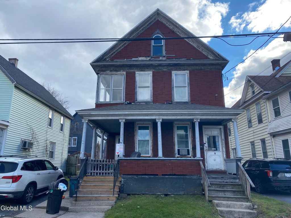 24 Eagle Street, Amsterdam, NY 12010