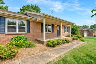 916 Elizabeth Dr, Hopkinsville, KY 42240