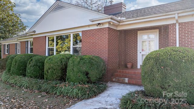 1045 Cajah Mountain Road, Hudson, NC 28638