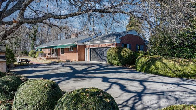 1045 Cajah Mountain Road, Hudson, NC 28638
