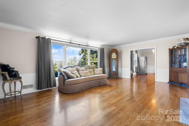 1045 Cajah Mountain Road, Hudson, NC 28638