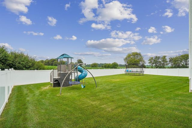 5307 Fernwood Drive, Cedar Falls, IA 50613