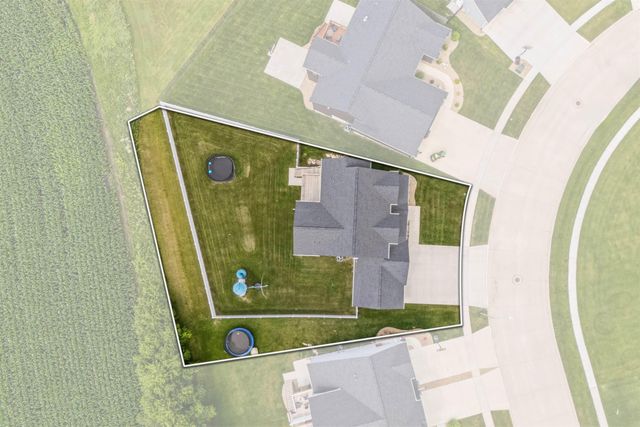 5307 Fernwood Drive, Cedar Falls, IA 50613