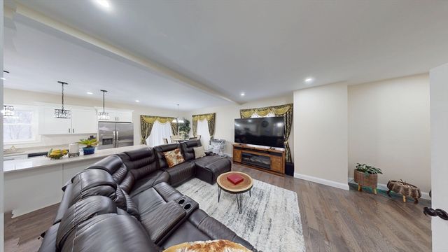 41 Modoc St, Worcester, MA 01604