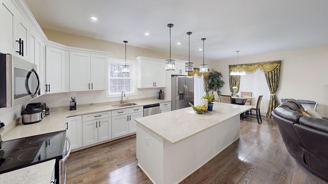 41 Modoc St, Worcester, MA 01604