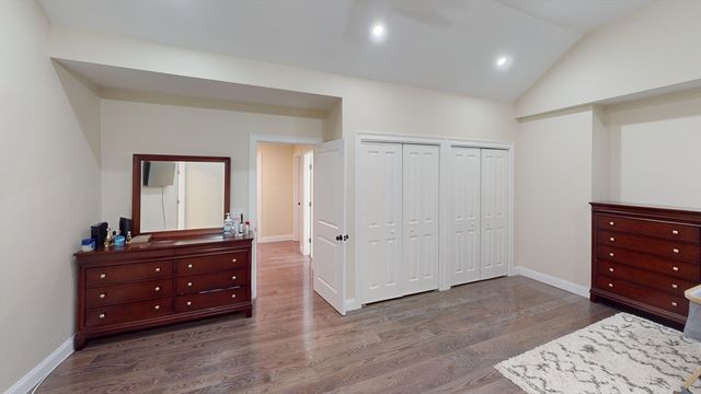 41 Modoc St, Worcester, MA 01604