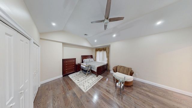 41 Modoc St, Worcester, MA 01604