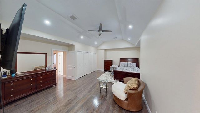 41 Modoc St, Worcester, MA 01604