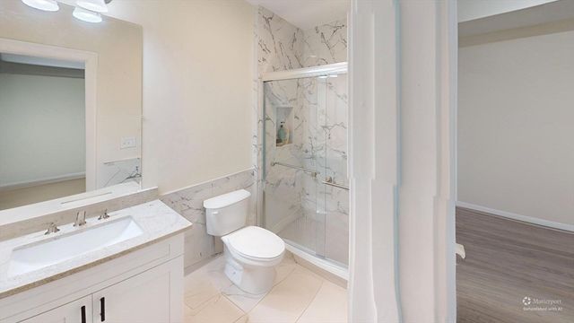 41 Modoc St, Worcester, MA 01604