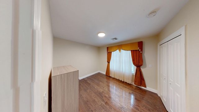 41 Modoc St, Worcester, MA 01604