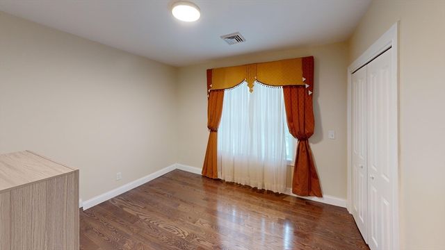 41 Modoc St, Worcester, MA 01604