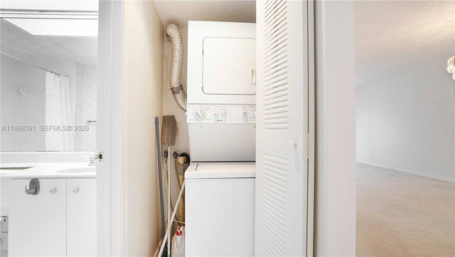 13001 SW 15th Ct 405T, Pembroke Pines, FL 33027