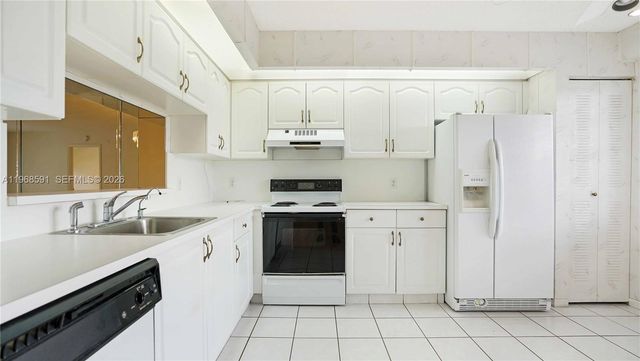 13001 SW 15th Ct 405T, Pembroke Pines, FL 33027