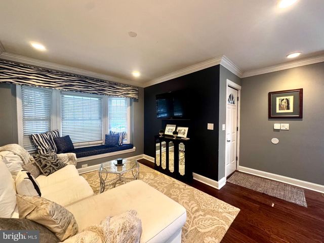 24 THOMAS, Bryn Mawr, PA 19010