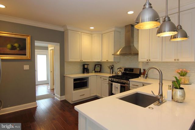 24 THOMAS, Bryn Mawr, PA 19010
