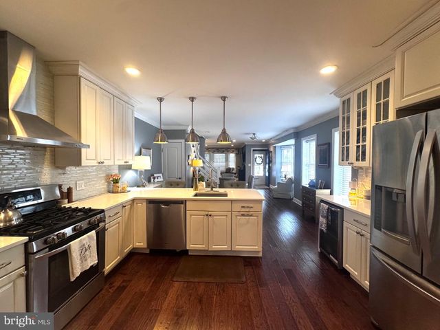 24 THOMAS, Bryn Mawr, PA 19010