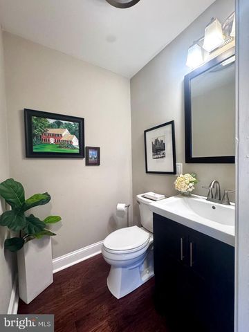 24 THOMAS, Bryn Mawr, PA 19010