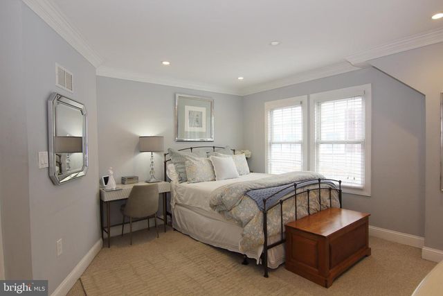 24 THOMAS, Bryn Mawr, PA 19010