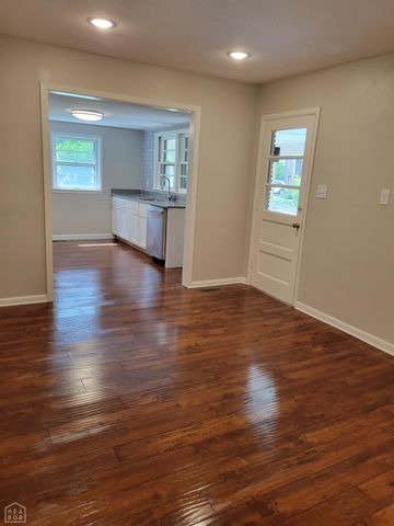 633 W College Avenue W, Jonesboro, AR 72401