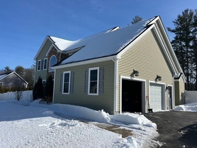 240 Roosevelt Drive, Northbridge, MA 01534