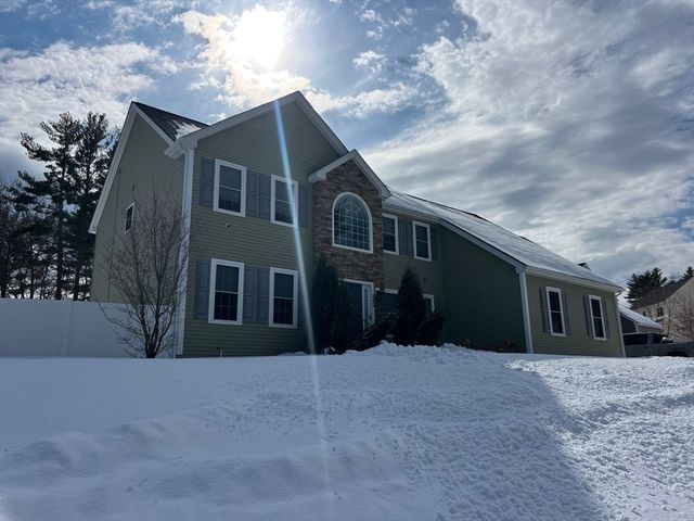 240 Roosevelt Drive, Northbridge, MA 01534