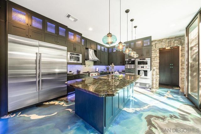 15625 Mussey Grade Rd, Ramona, CA 92065