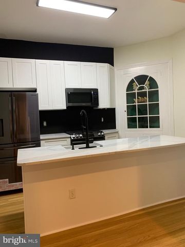 117 ROCHELLE AVE, Philadelphia, PA 19128