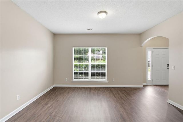6716 Delaware Bend, Fairburn, GA 30213